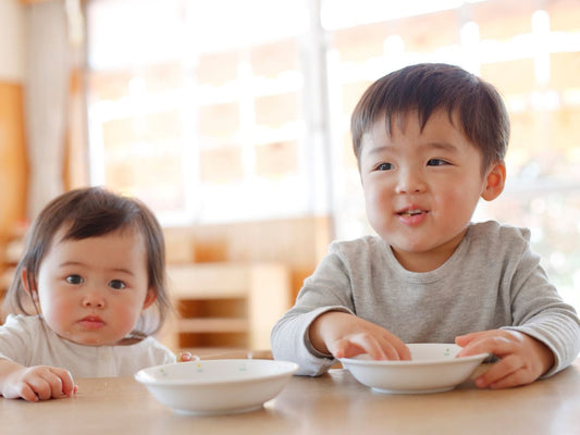 Involving Older Siblings in Baby Mealtimes