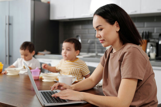 5 Feeding Time Hacks for Busy Moms