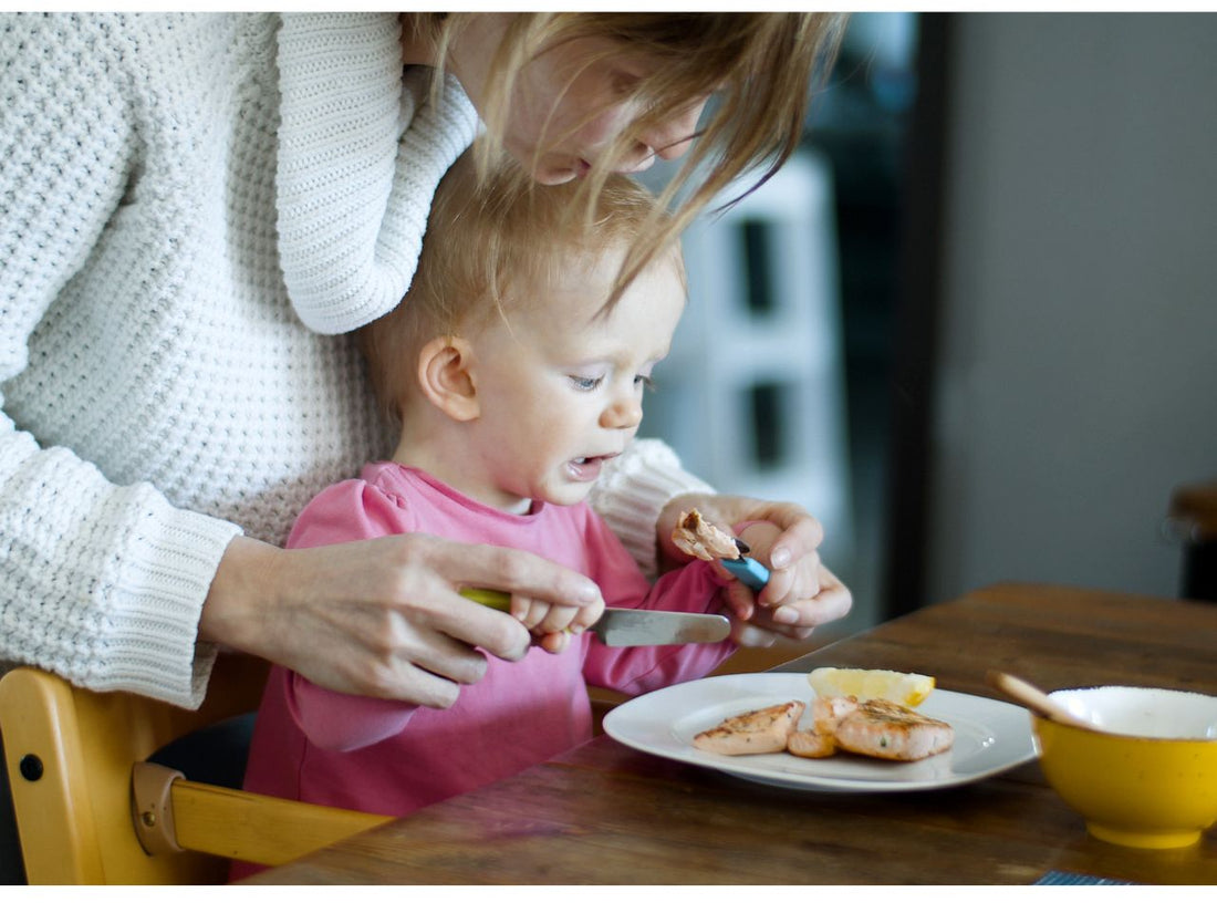 How to Introduce Foods Without the Mess